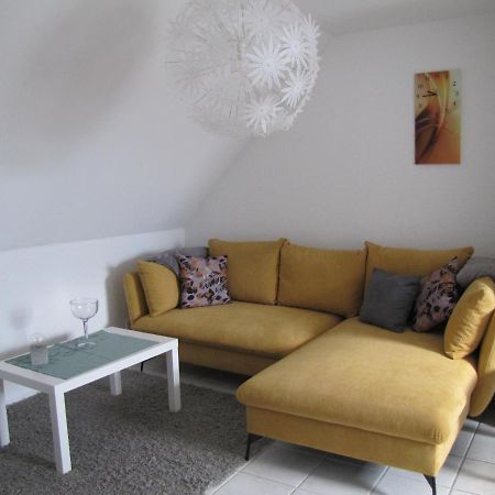 Moeblierte Dachgeschosswohnung In Ruhiger Lage Zu Vermieten Wetzlar Extérieur photo