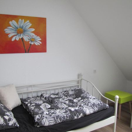 Moeblierte Dachgeschosswohnung In Ruhiger Lage Zu Vermieten Wetzlar Extérieur photo