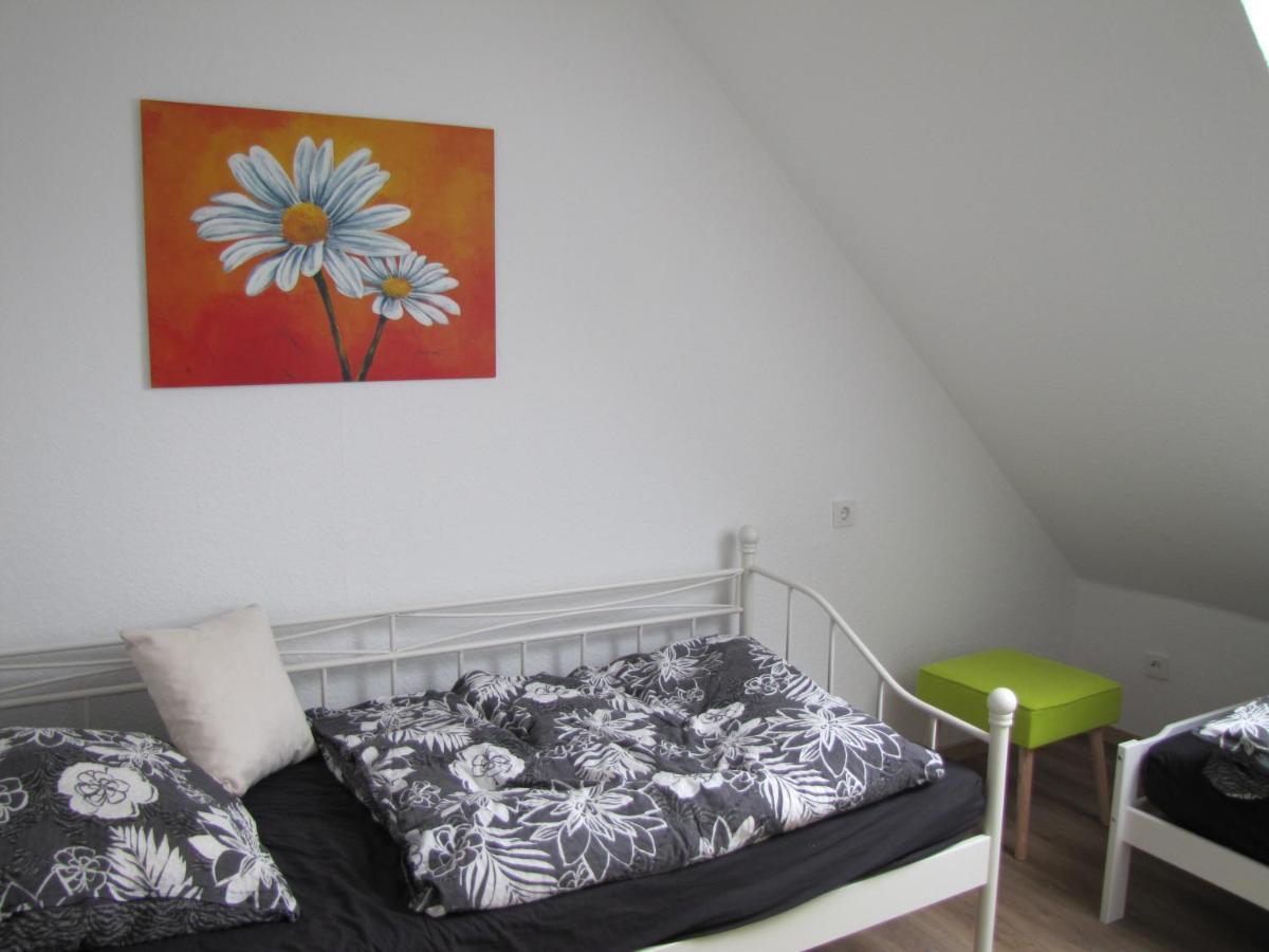 Moeblierte Dachgeschosswohnung In Ruhiger Lage Zu Vermieten Wetzlar Extérieur photo