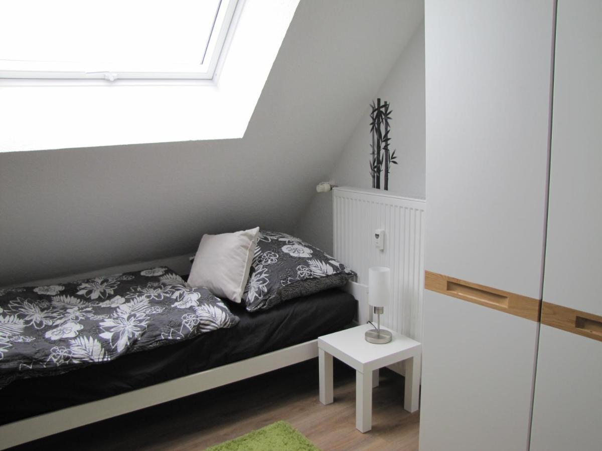 Moeblierte Dachgeschosswohnung In Ruhiger Lage Zu Vermieten Wetzlar Extérieur photo