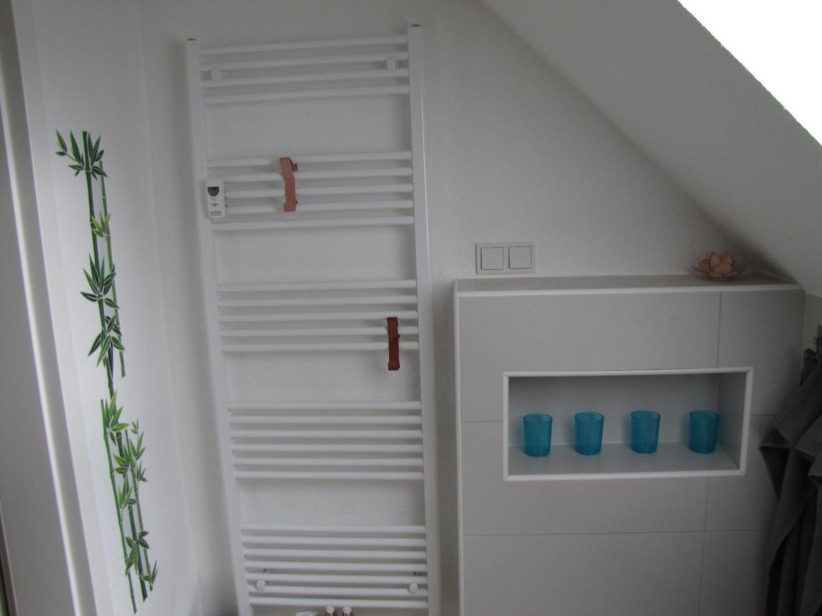 Moeblierte Dachgeschosswohnung In Ruhiger Lage Zu Vermieten Wetzlar Extérieur photo
