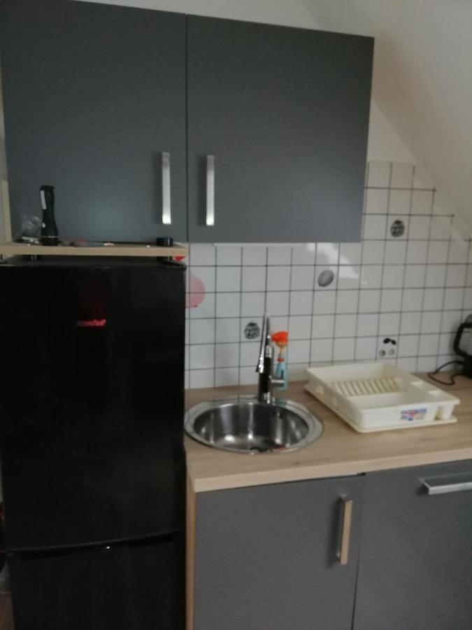 Moeblierte Dachgeschosswohnung In Ruhiger Lage Zu Vermieten Wetzlar Extérieur photo