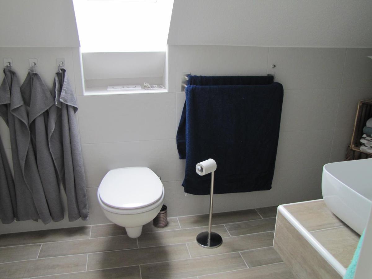 Moeblierte Dachgeschosswohnung In Ruhiger Lage Zu Vermieten Wetzlar Extérieur photo