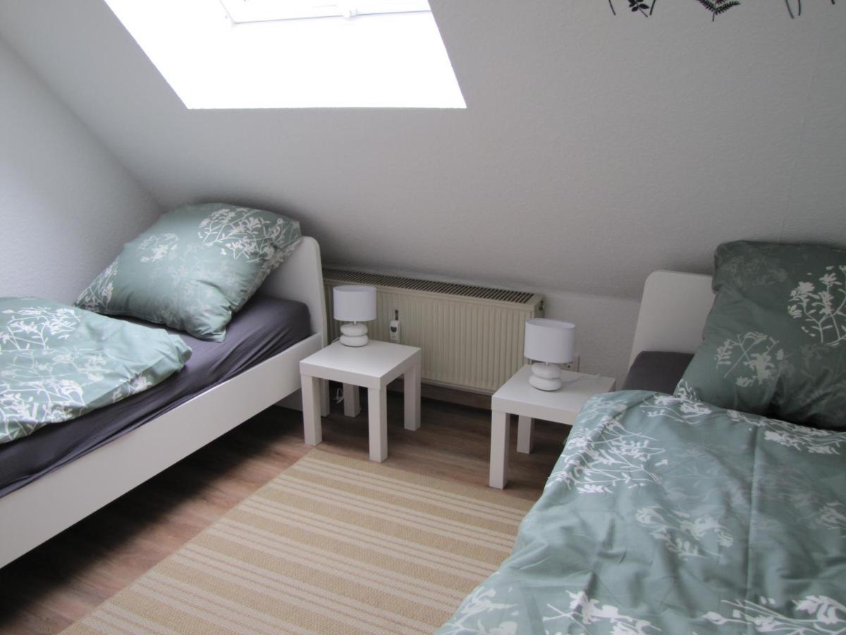 Moeblierte Dachgeschosswohnung In Ruhiger Lage Zu Vermieten Wetzlar Extérieur photo